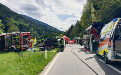 Unterstützung FF St. Martin – VU mit eingeklemmten Personen