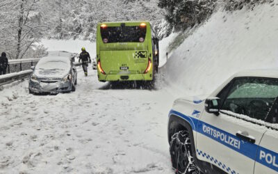 Verkehrsunfall PKW / Bus