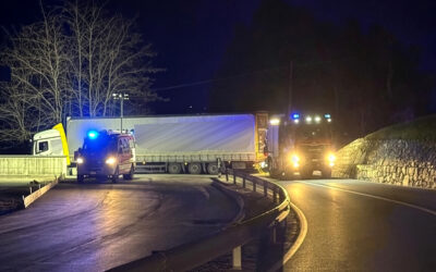 Technische Hilfeleistung Sattelschlepper